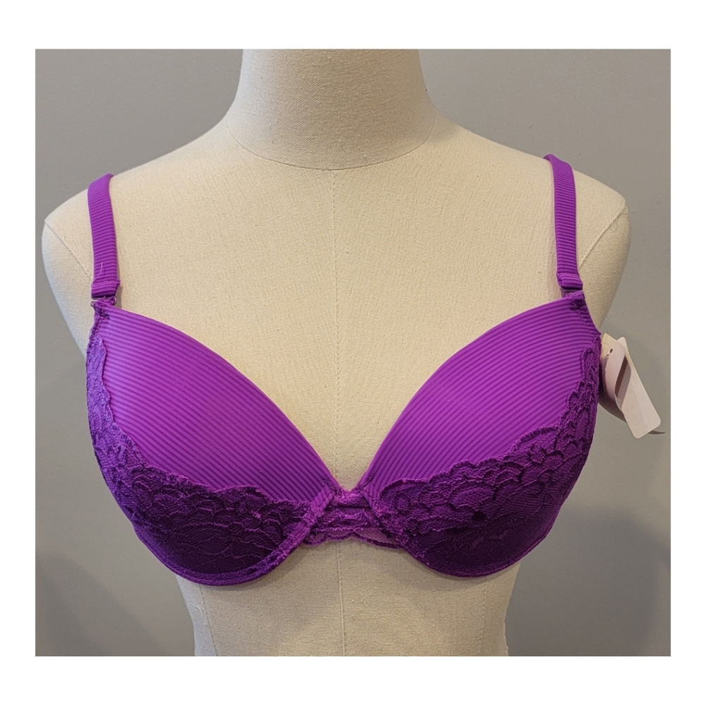 NWT Queens Lace Bra Purple 40C